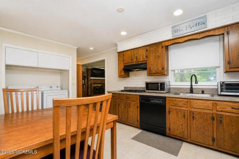 74 Center Avenue Leonardo NJ 07737
