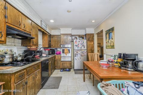 74 Center Avenue Leonardo NJ 07737