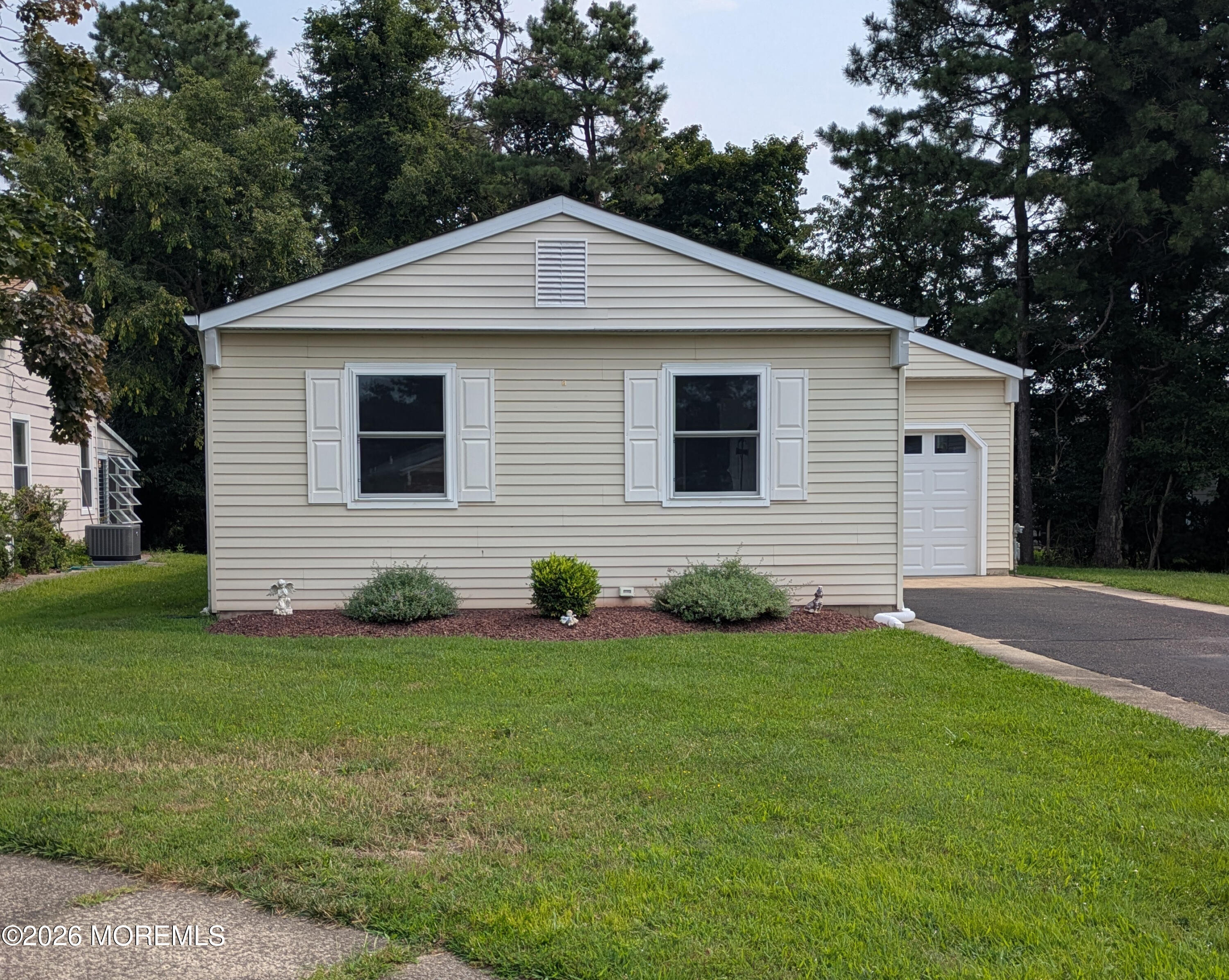 18 Maison Way Toms River NJ 08757