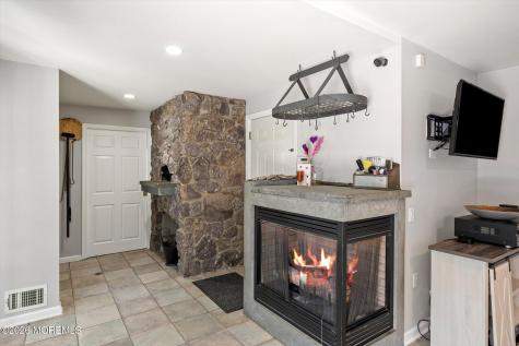 4 Twain Drive Allentown NJ 08501