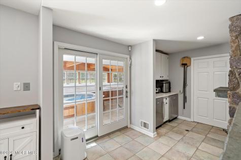 4 Twain Drive Allentown NJ 08501