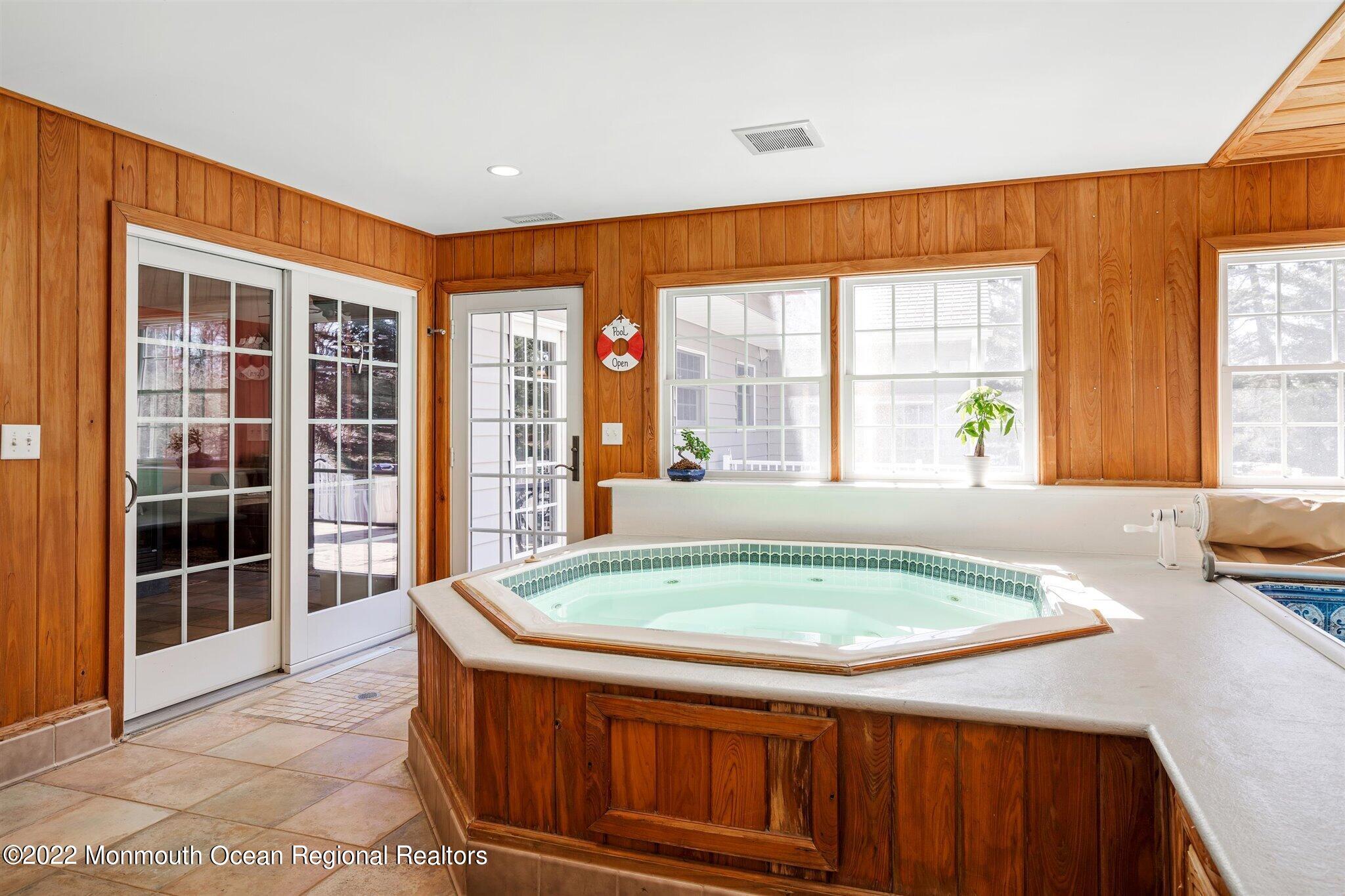 4 Twain Drive Allentown NJ 08501