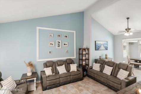 4 Twain Drive Allentown NJ 08501