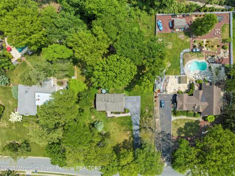 94 Leedsville Drive Lincroft NJ 07738