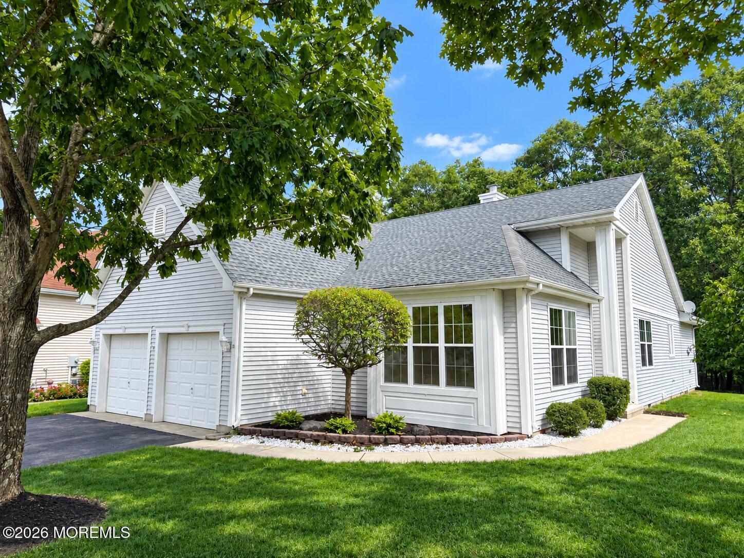 33 Valley Stream Place Barnegat NJ 08005
