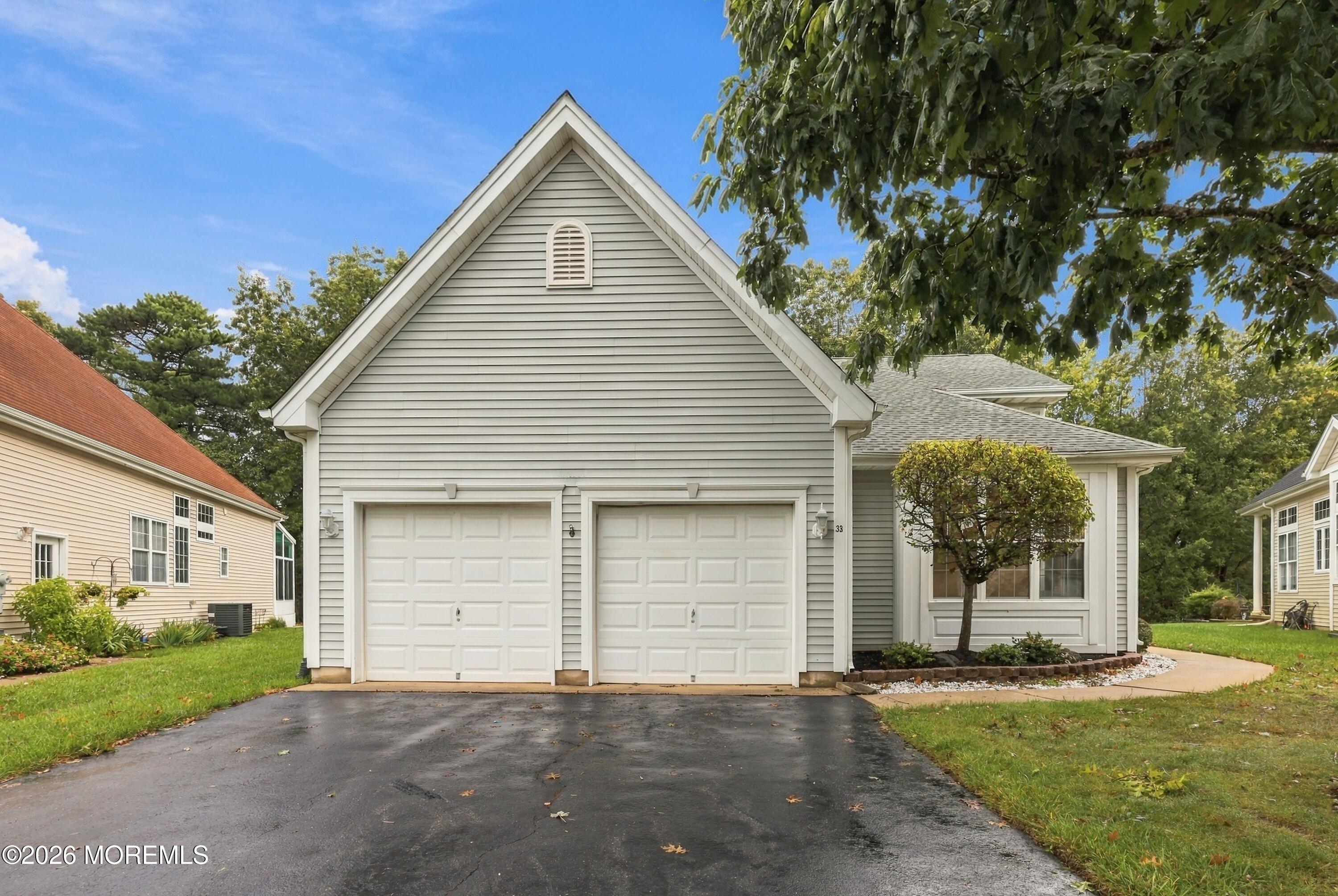 33 Valley Stream Place Barnegat NJ 08005