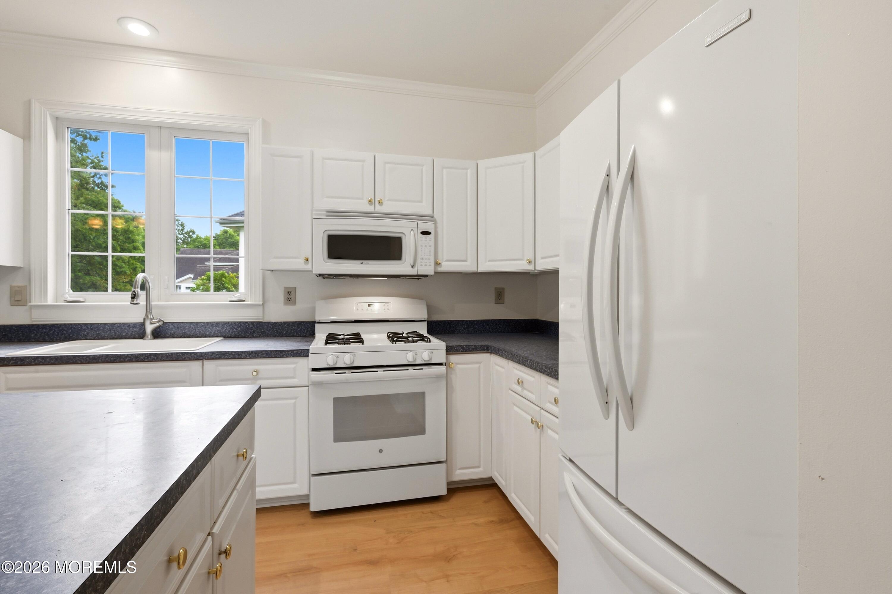 33 Valley Stream Place Barnegat NJ 08005