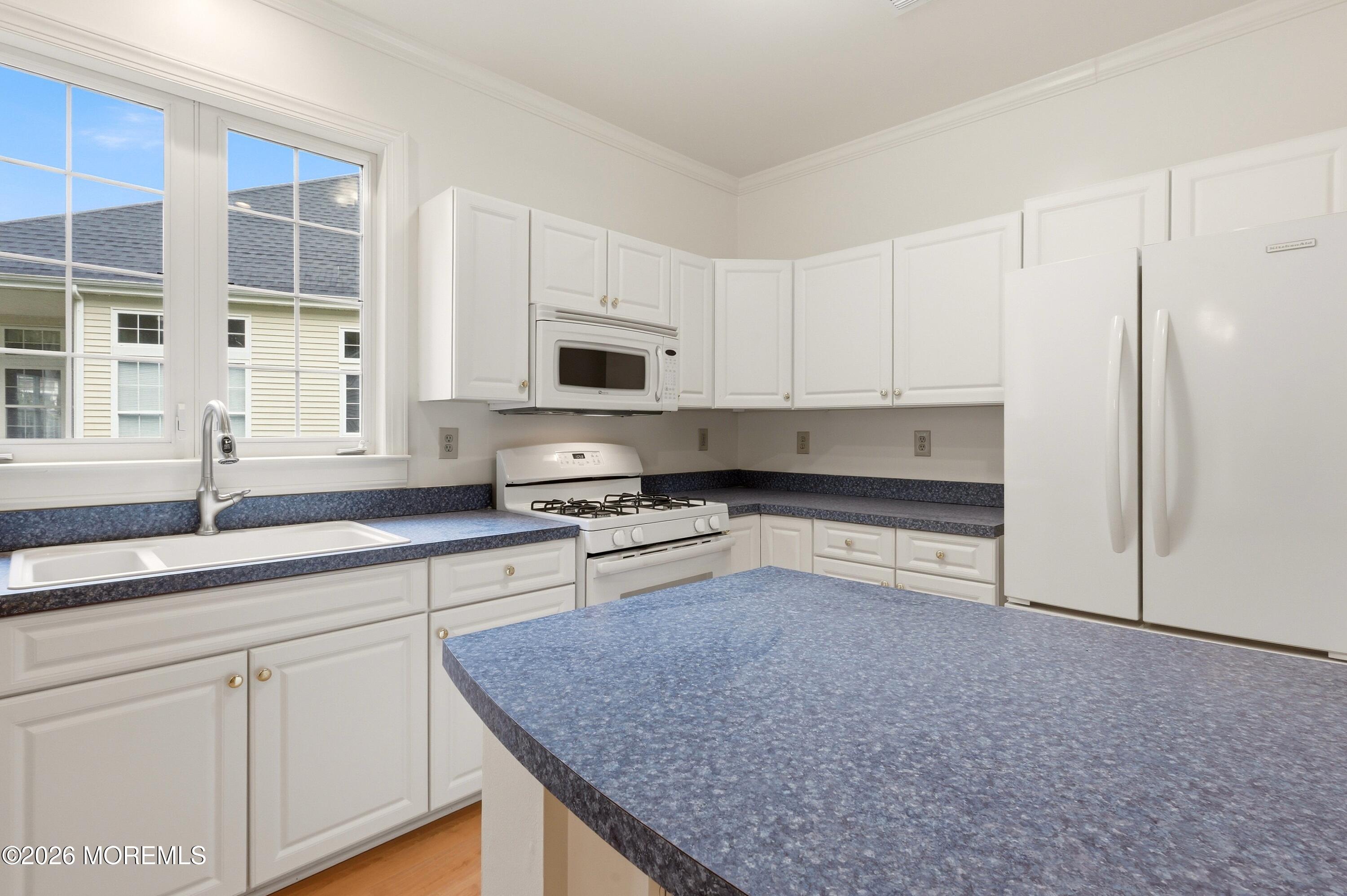 33 Valley Stream Place Barnegat NJ 08005