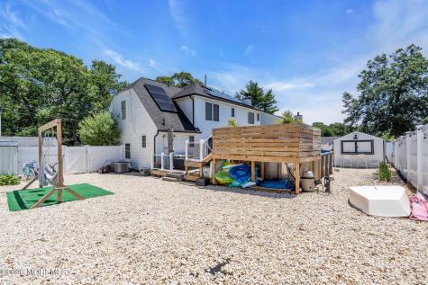 209 Gilford Avenue Island Heights NJ 08732
