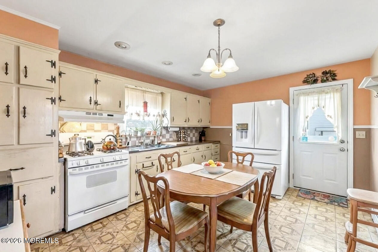 371 Sweetbriar Street Keyport NJ 07735