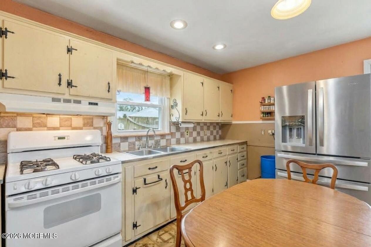 371 Sweetbriar Street Keyport NJ 07735
