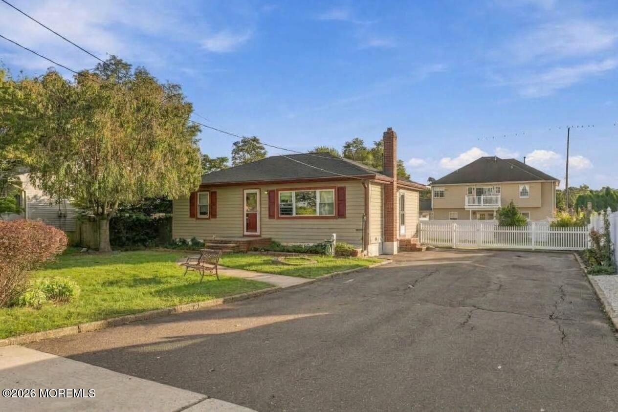 371 Sweetbriar Street Keyport NJ 07735