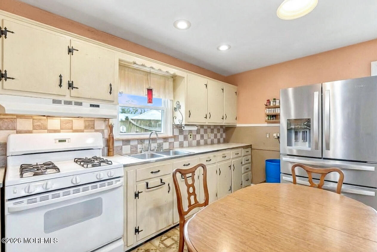 371 Sweetbriar Street Keyport NJ 07735