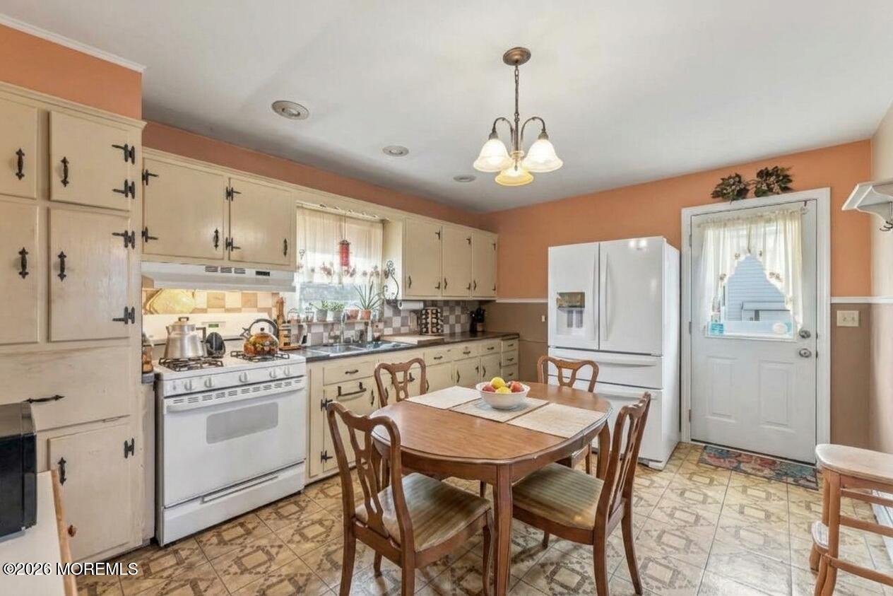 371 Sweetbriar Street Keyport NJ 07735