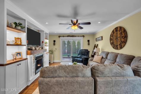 98 Narberth Way Toms River NJ 08757