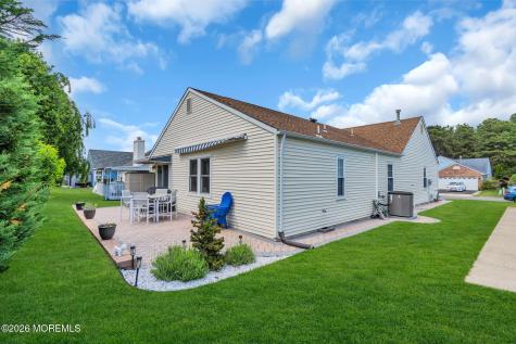98 Narberth Way Toms River NJ 08757