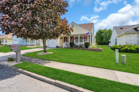 98 Narberth Way Toms River NJ 08757