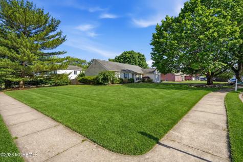 881 Eaglehurst Court Toms River NJ 08753