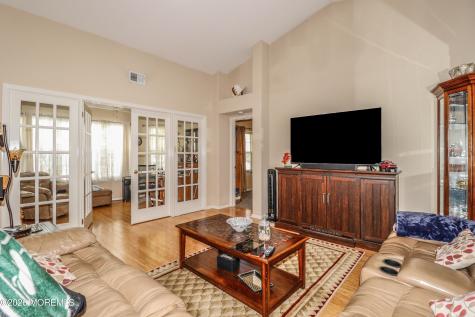 1033A Thornbury Lane Manchester NJ 08759