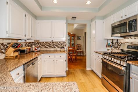 1033A Thornbury Lane Manchester NJ 08759