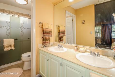 1033A Thornbury Lane Manchester NJ 08759