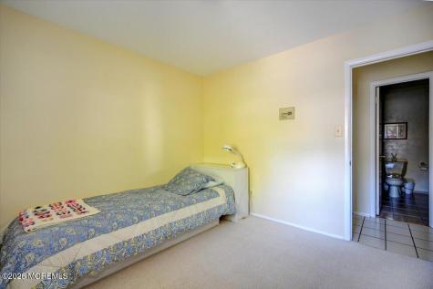 28 Morningside Drive Old Bridge NJ 08857