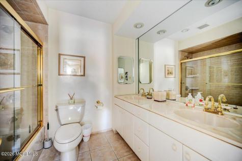 28 Morningside Drive Old Bridge NJ 08857