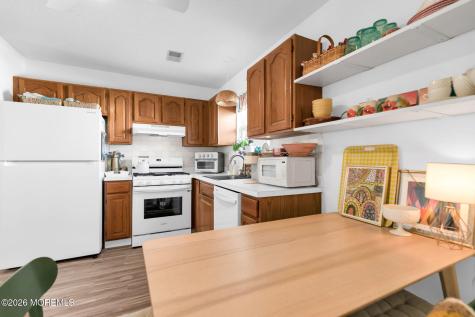 53 Farnworth Close Freehold NJ 07728
