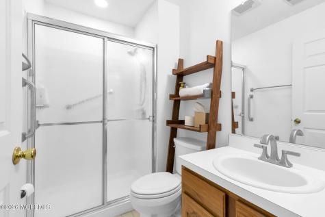 53 Farnworth Close Freehold NJ 07728