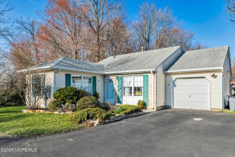 53 Farnworth Close Freehold NJ 07728