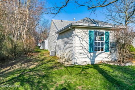 53 Farnworth Close Freehold NJ 07728