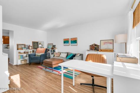 53 Farnworth Close Freehold NJ 07728