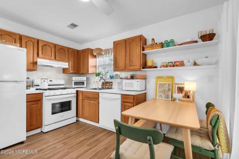 53 Farnworth Close Freehold NJ 07728