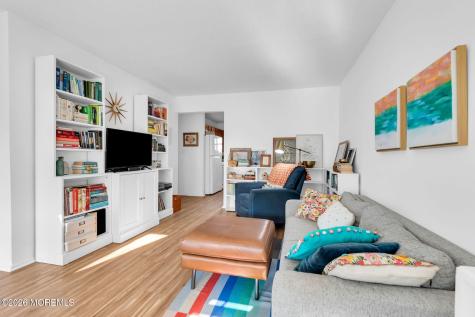 53 Farnworth Close Freehold NJ 07728