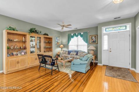 4 Chamber Lane Columbus NJ 08022