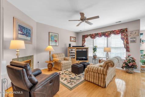 4 Chamber Lane Columbus NJ 08022