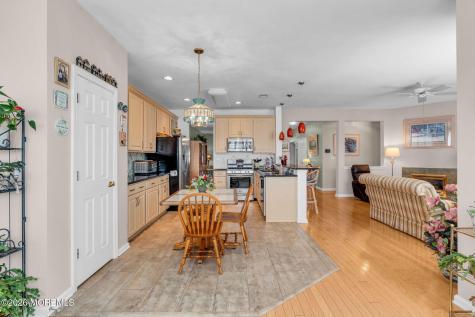 4 Chamber Lane Columbus NJ 08022