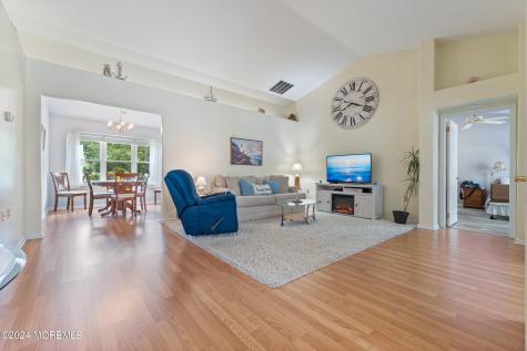 981B Thornbury Lane Manchester NJ 08759