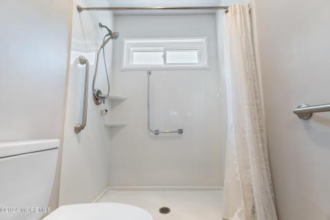 981B Thornbury Lane Manchester NJ 08759