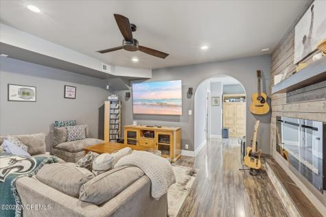 137 Mooring Road Manahawkin NJ 08050