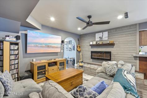 137 Mooring Road Manahawkin NJ 08050