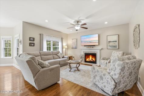 137 Mooring Road Manahawkin NJ 08050