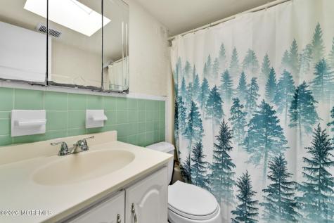627 E Vail Road Landing NJ 07850