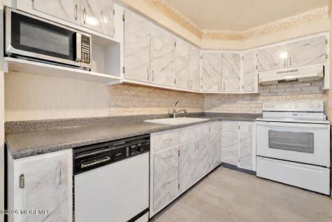 627 E Vail Road Landing NJ 07850