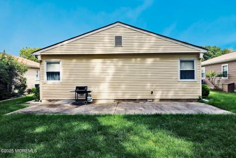 73 Chesterfield Lane Toms River NJ 08757