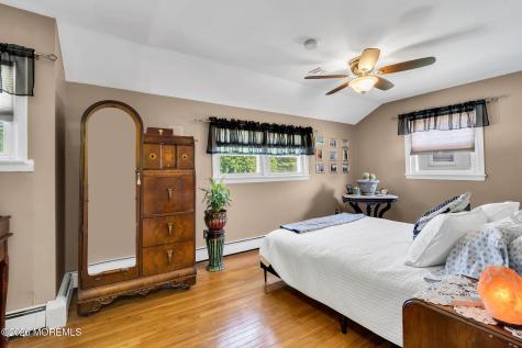 35 Richard Terrace Red Bank NJ 07701