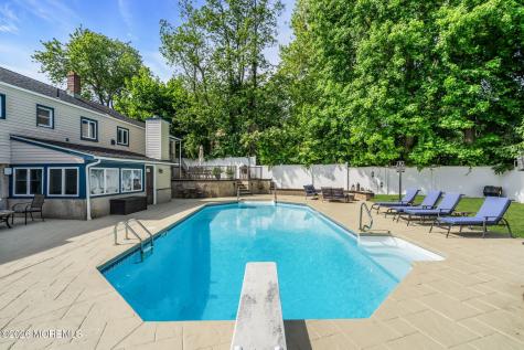 35 Richard Terrace Red Bank NJ 07701