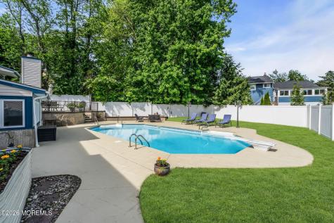 35 Richard Terrace Red Bank NJ 07701