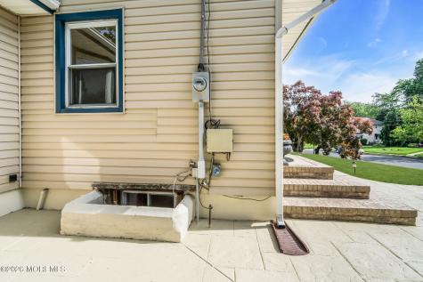35 Richard Terrace Red Bank NJ 07701