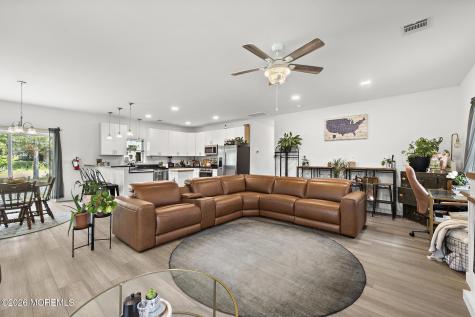 413 S Green Street Tuckerton NJ 08087
